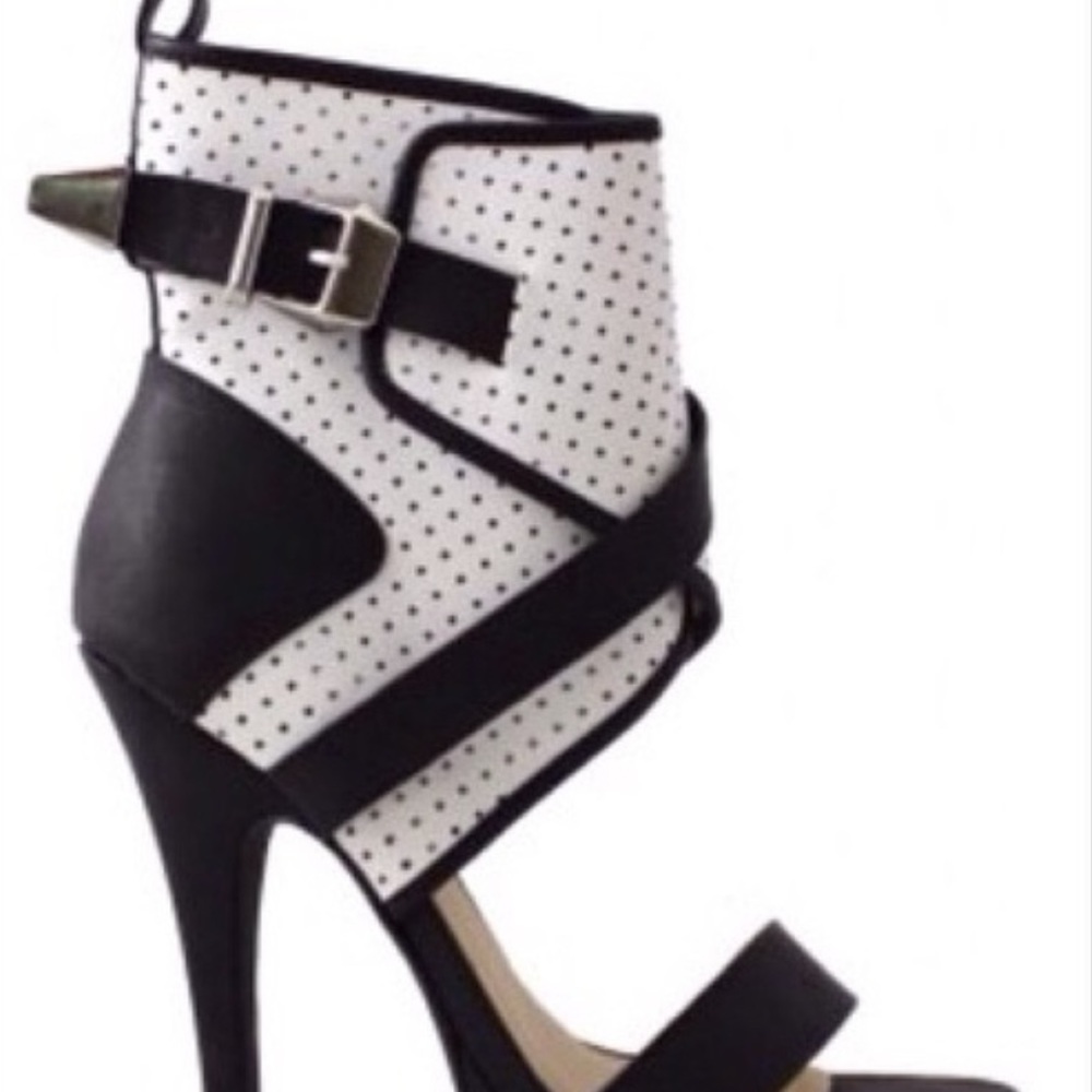 BLACK AND WHITE SHOES 💋💋REDUCED💋💋💋💋💋💋💋💋💋💋💋💋💋💋💋💋💋💋💋💋💋💋